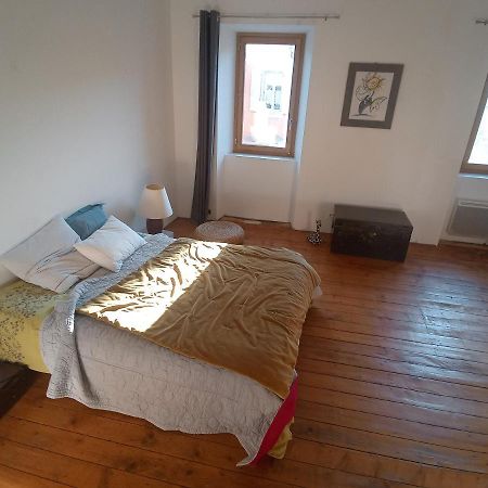 Maison De Village Bourdeaux Extérieur photo